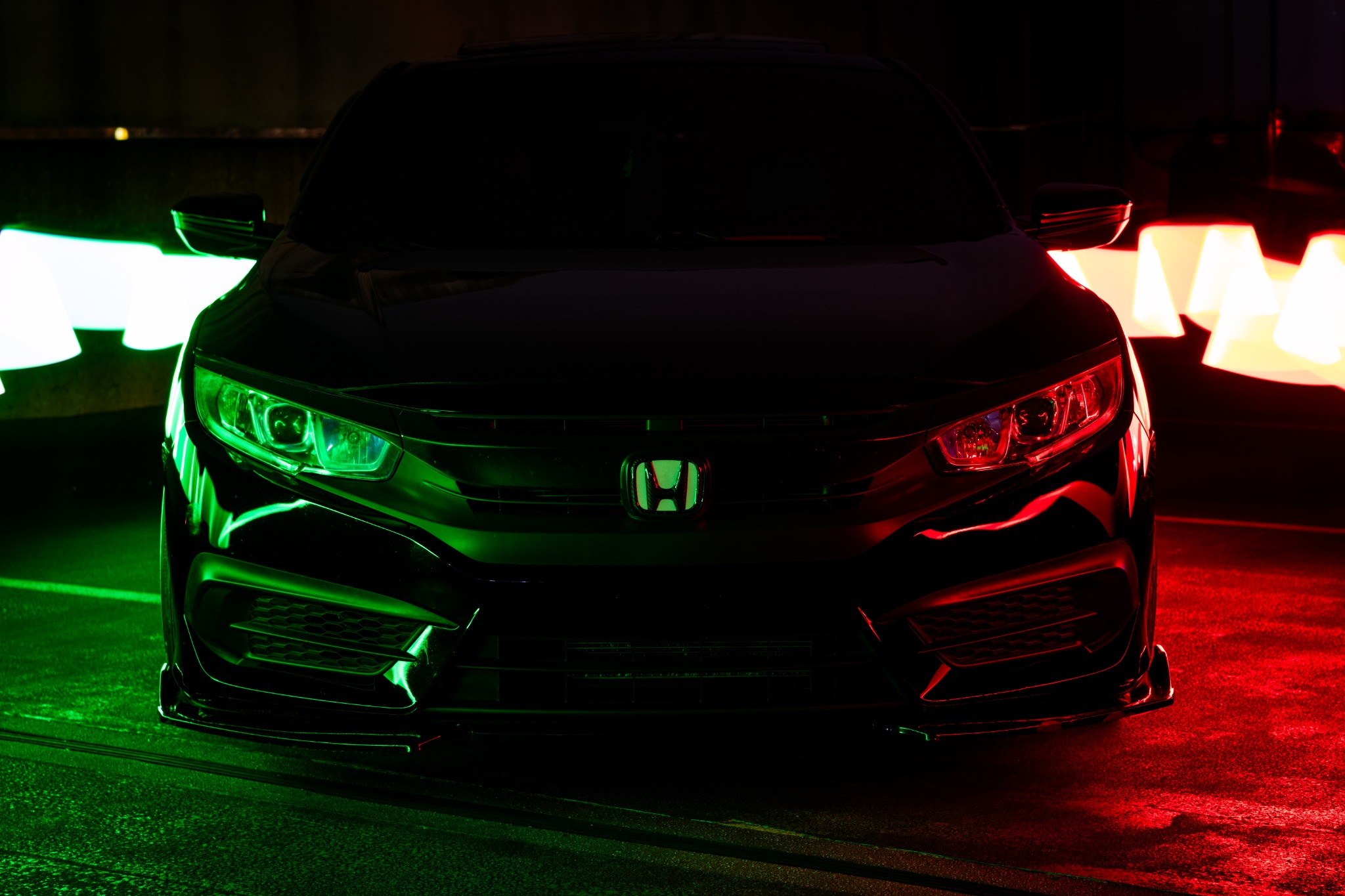 Honda Civic photographed in red and green light